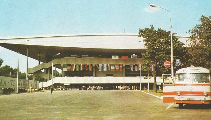 Трагедия, подтолкнувшая правительство СССР производить отечественную жвачку