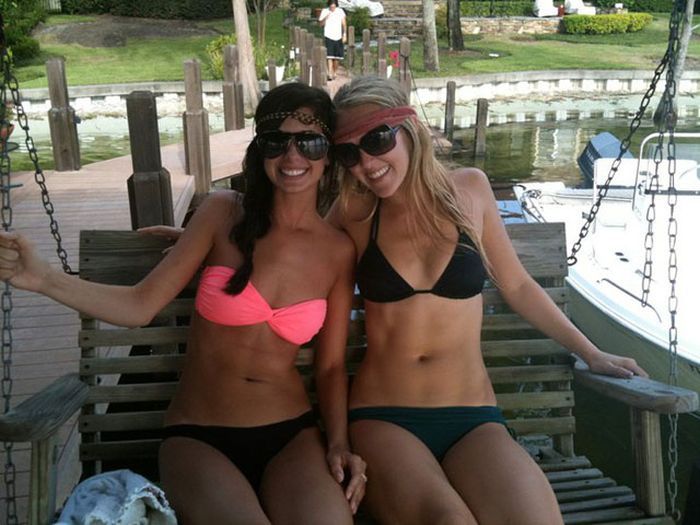 Красотки в бикини