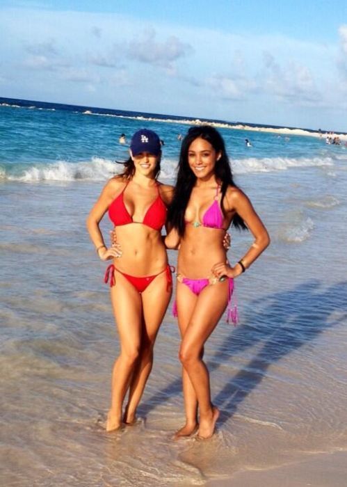 Красотки в бикини