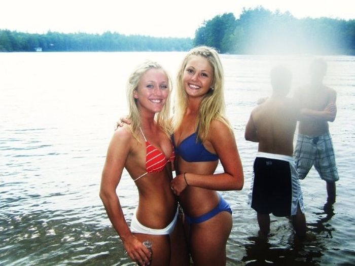 Красотки в бикини