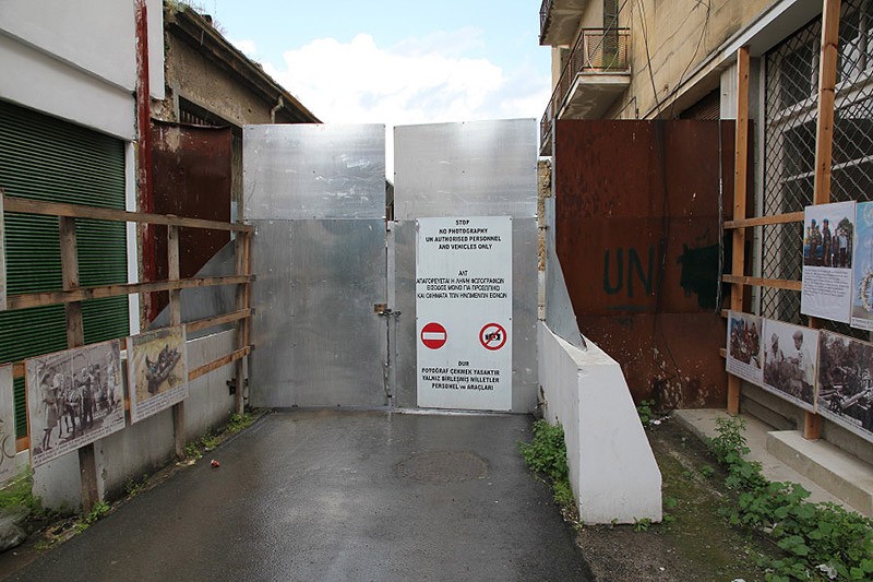 10 мрачных пограничных стен, разделяющих мир