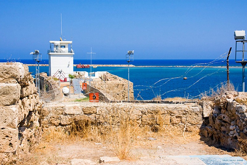 10 мрачных пограничных стен, разделяющих мир