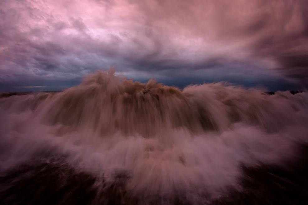 Потрясающие волны на фотографиях австралийца Мэтта Берджесса