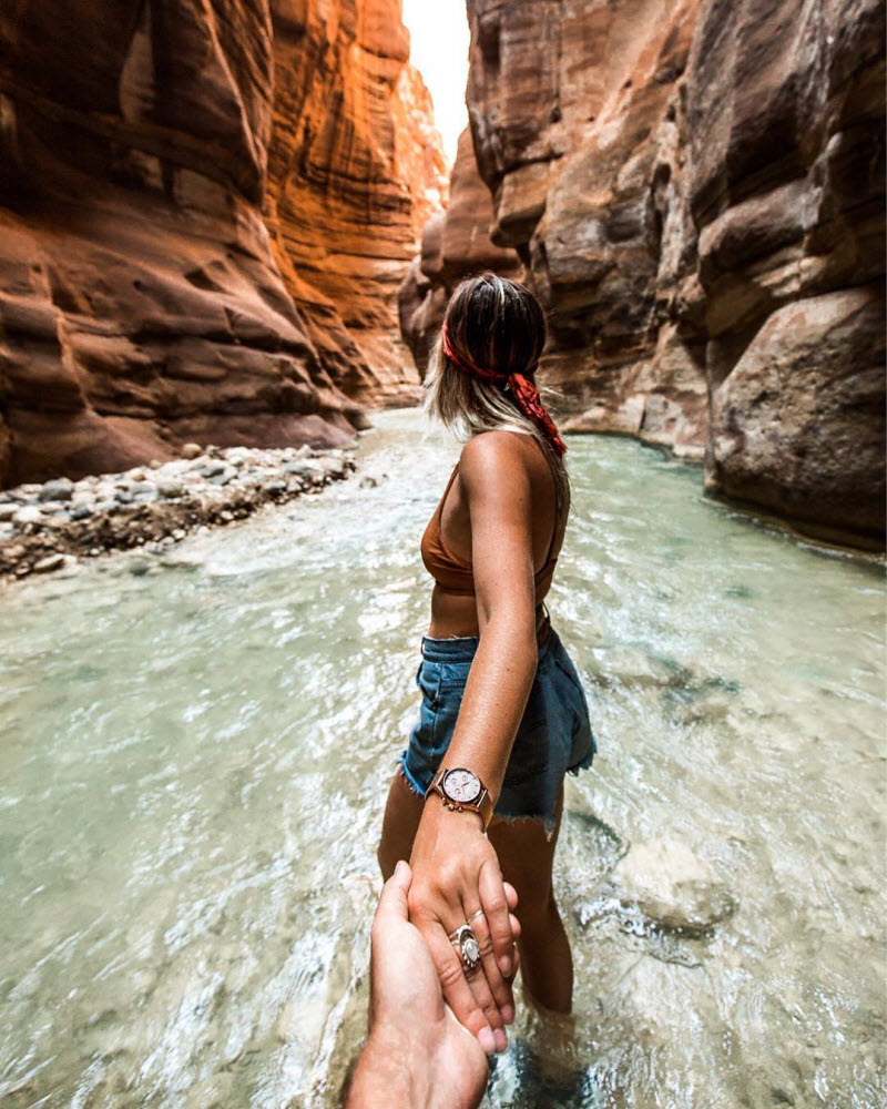 Работа мечты: 25-летняя девушка путешествует и зарабатывает до $900 за пост в Instagram