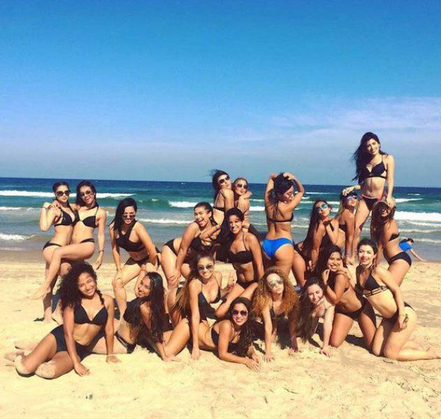 Групповые фото прелестных девушек