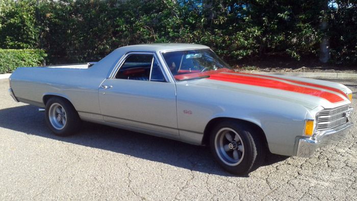 "Заряженные" автомобили на аукционе в Лос-Анджелесе