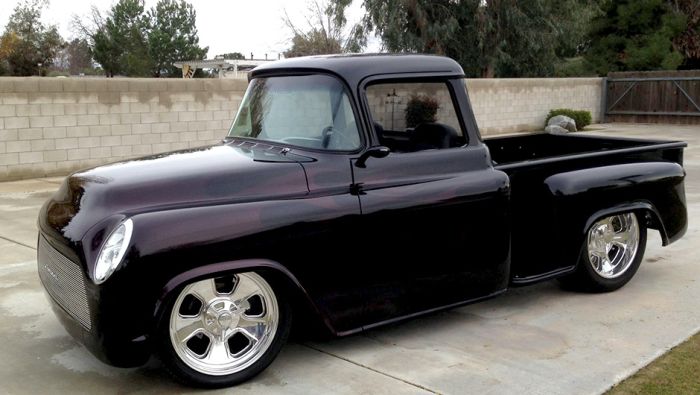 "Заряженные" автомобили на аукционе в Лос-Анджелесе