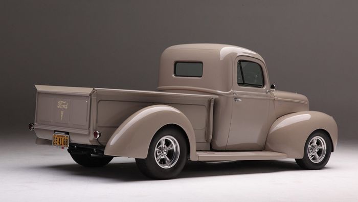 "Заряженные" автомобили на аукционе в Лос-Анджелесе