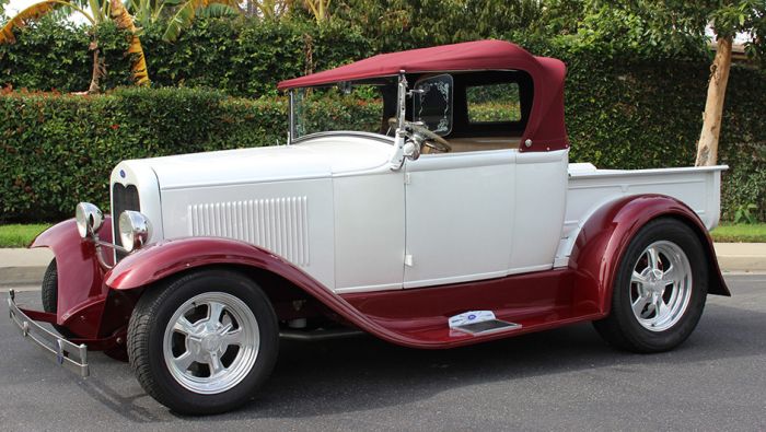 "Заряженные" автомобили на аукционе в Лос-Анджелесе