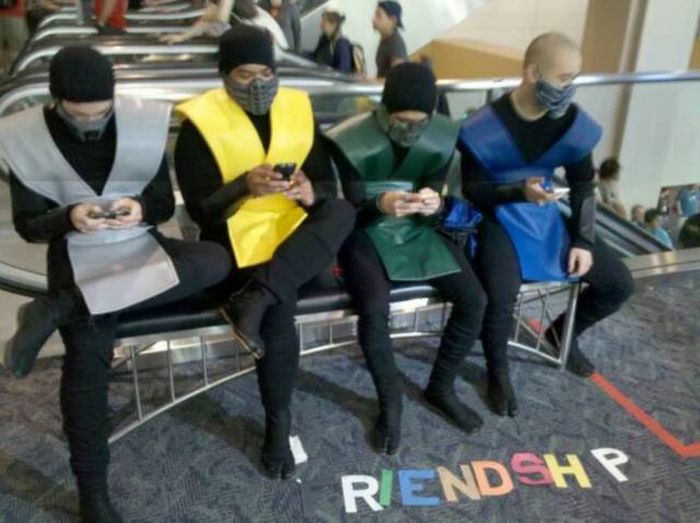 Фото с косплей-вечеринок