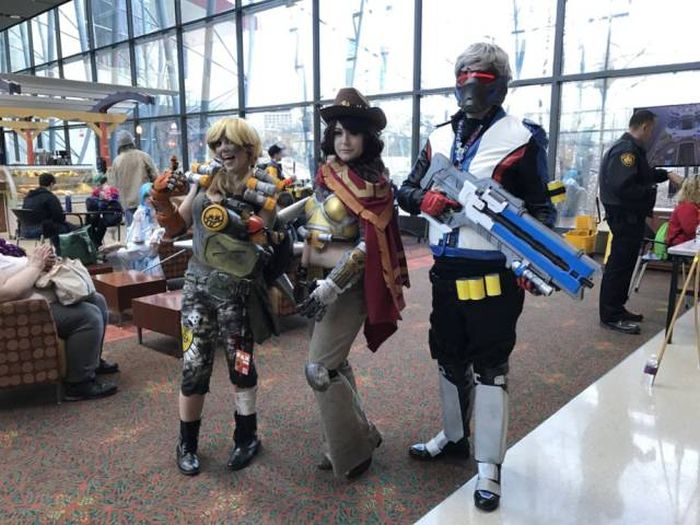 Фото с косплей-вечеринок