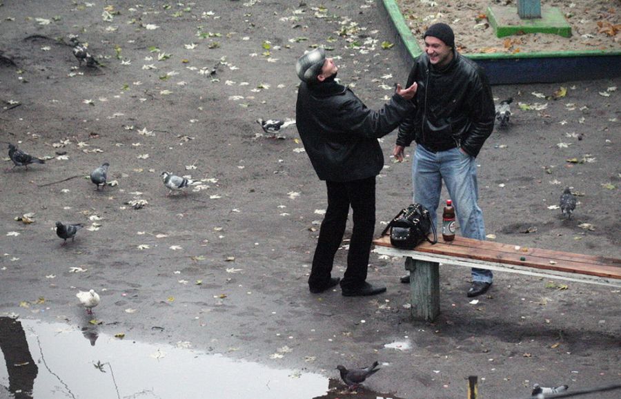 Жизнь на лавочке (23 фото)