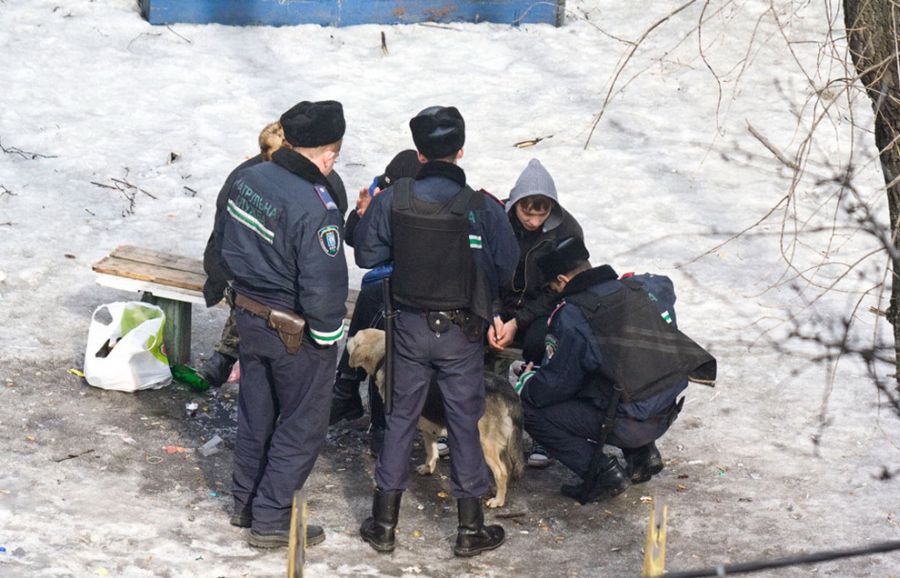 Жизнь на лавочке (23 фото)