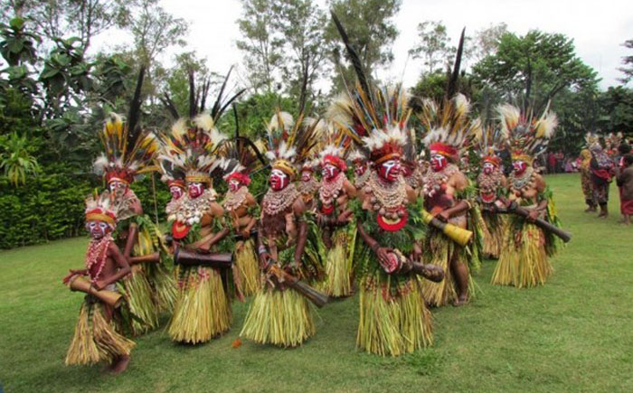 Страны с алмазами, нефтью и самым бедным населением в мире
