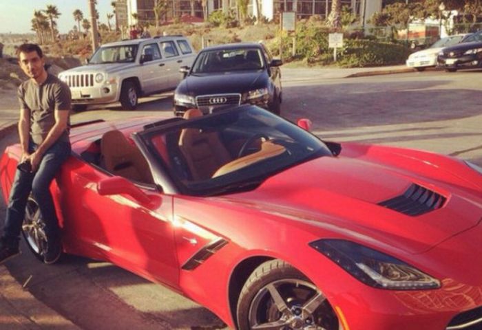 Погибшем в Москве водителем Maserati Ghibli оказался стритрейсер Артур Моисеев