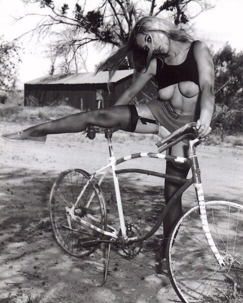 Горячие велосипедистки