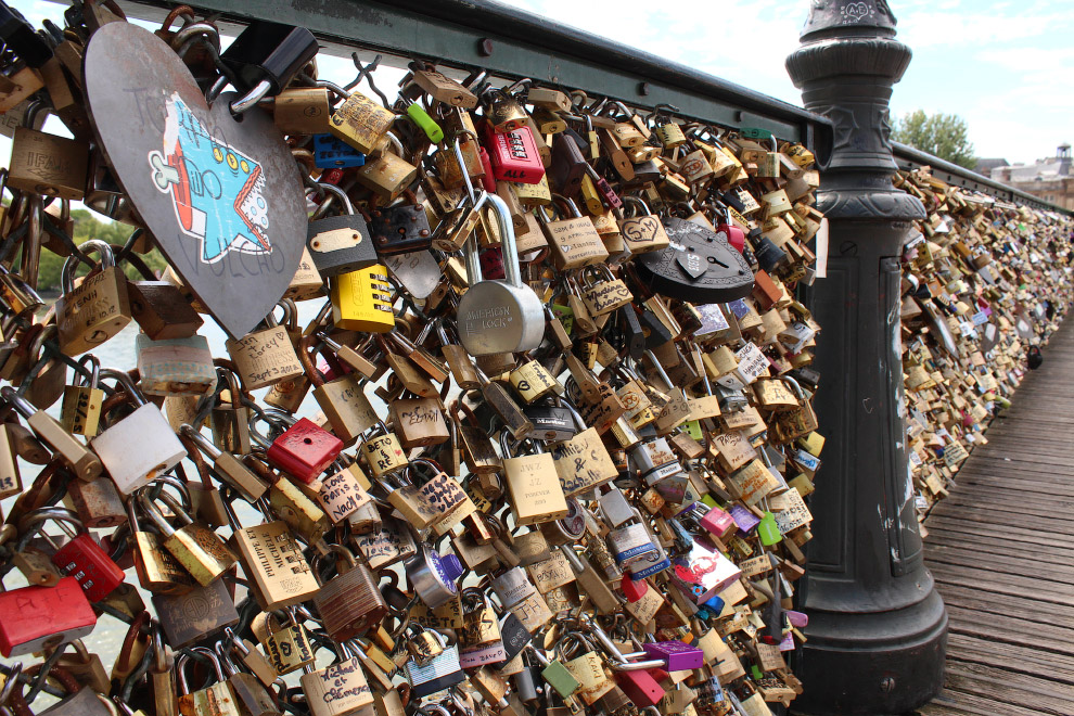 Мост Искусств в Париже Мост Искусств в Париже
