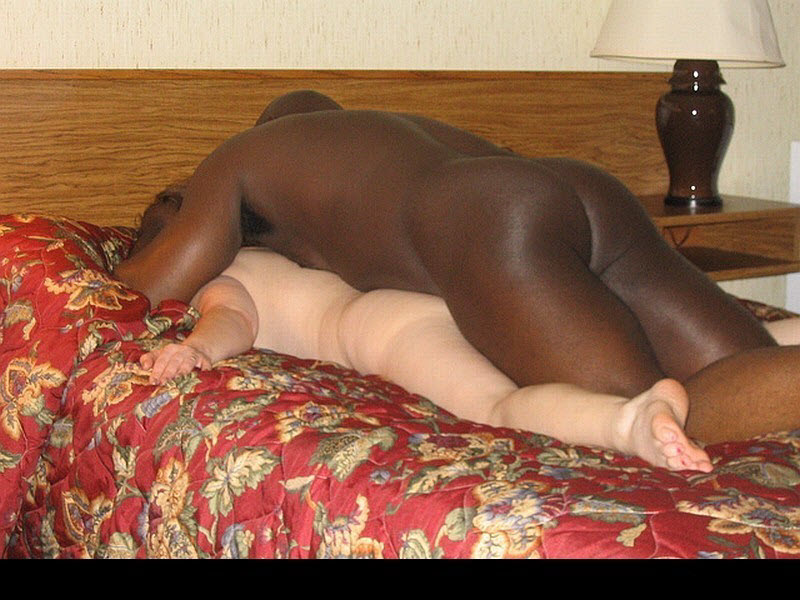 Спят уставшие девчонки