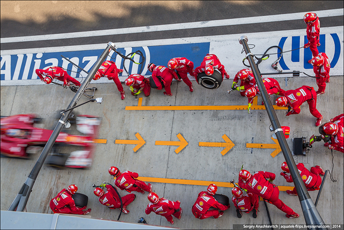 Как может работать шиномонтаж, или пит-стопы в Формуле-1 (17 фото) Как может работать шиномонтаж, или пит-стопы в Формуле-1 (17 фото)