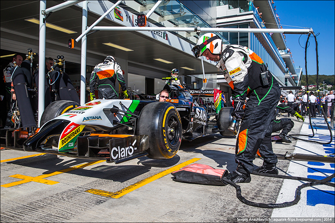 Как может работать шиномонтаж, или пит-стопы в Формуле-1 (17 фото) Как может работать шиномонтаж, или пит-стопы в Формуле-1 (17 фото)