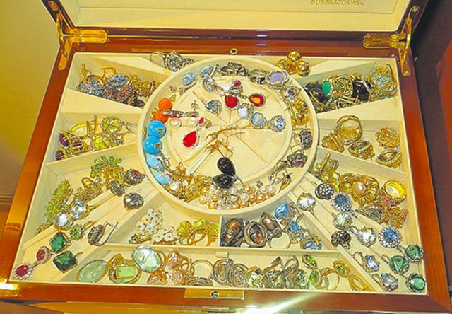 Богатства, найденные у известных коррупционеров