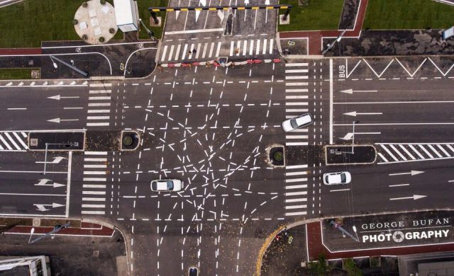 Необычная дорожная разметка смутила водителей румынского города Тимишоара