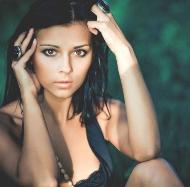 Очень красивые девушки (42 фото)