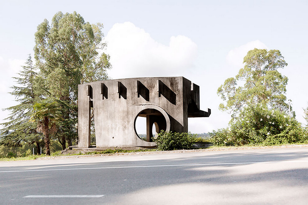Советские автобусные остановки в объективе канадского фотографа Советские автобусные остановки в объективе канадского фотографа