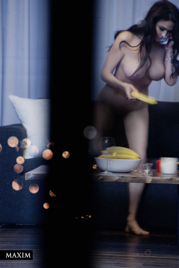 Алёна Водонаева снялась в эротической фотосессии для журнала Maxim