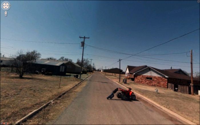 Странные фотографии с Google Street. Часть 2