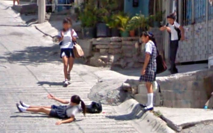 Странные фотографии с Google Street. Часть 2