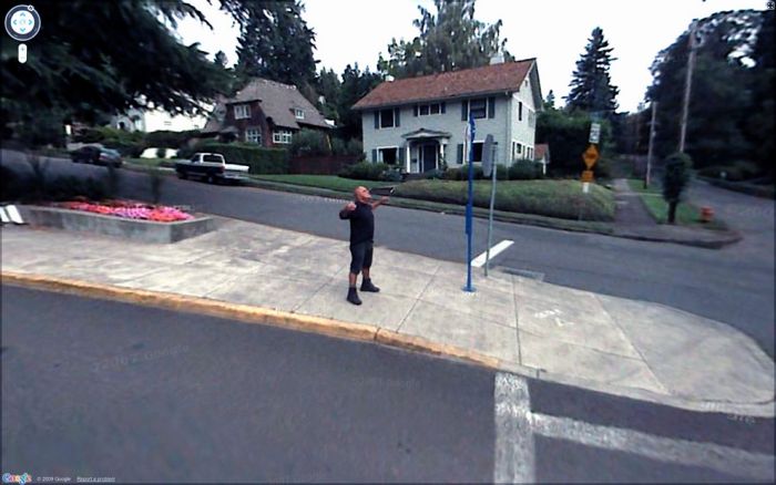 Странные фотографии с Google Street. Часть 2