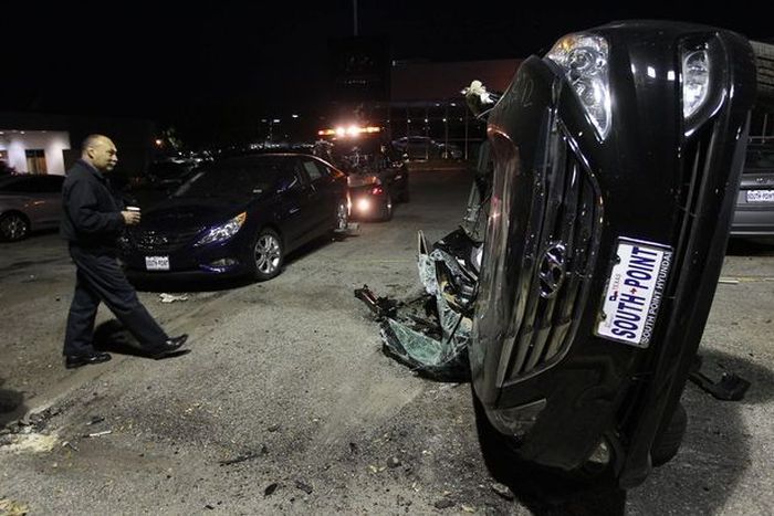 Как разбить 18 новых Hyundai на $700 тысяч (11 фото)