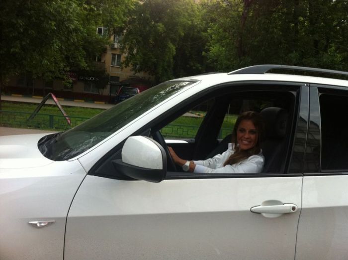 Наши девушки и автомобили (40 фото)