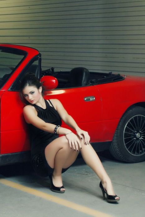 Наши девушки и автомобили (40 фото)
