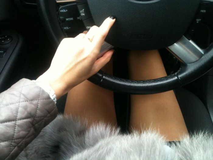 Наши девушки и автомобили (40 фото)