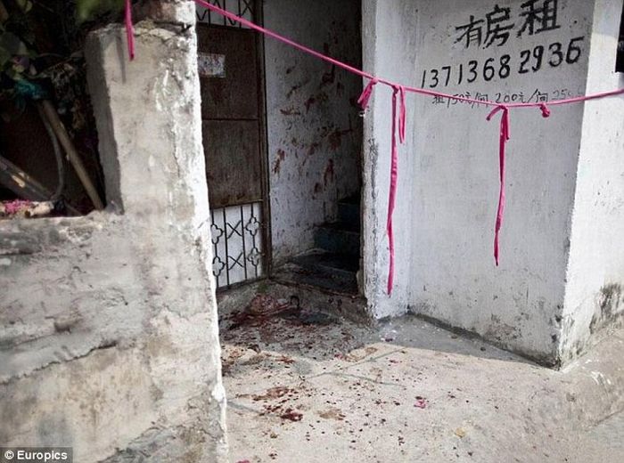 Муж пришёл пораньше домой (4 фото)