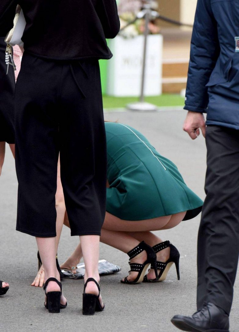 Пикантные и веселые фото девушек