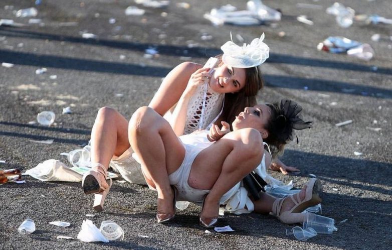 Пикантные и веселые фото девушек