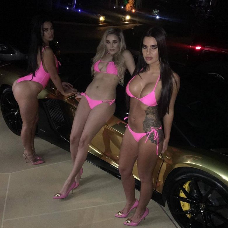 Пикантные и веселые фото девушек