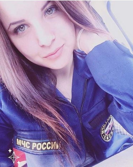 Очаровательные девушки в форме