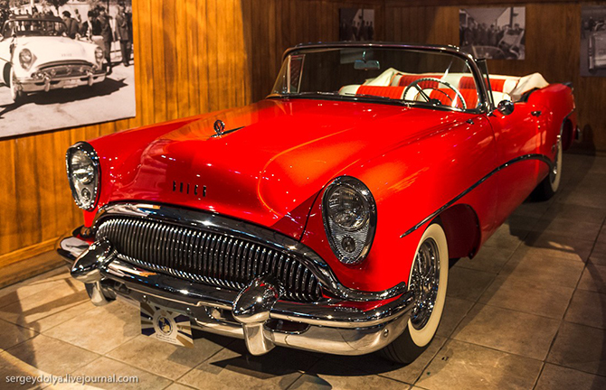 Потрясающий королевский автопарк в Иордании