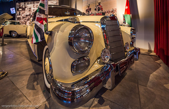 Потрясающий королевский автопарк в Иордании