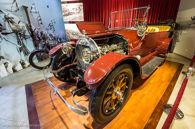 Потрясающий королевский автопарк в Иордании