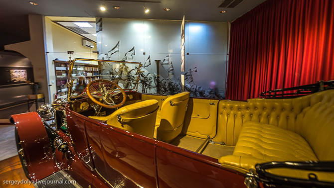 Потрясающий королевский автопарк в Иордании