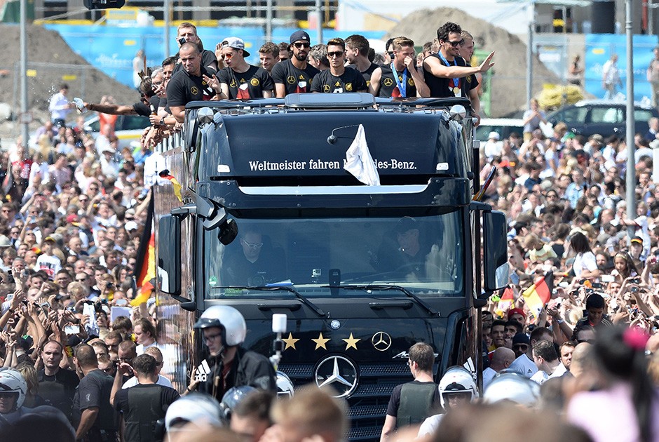 Как в Берлине встречали победителей ЧМ-2014 Как в Берлине встречали победителей ЧМ-2014