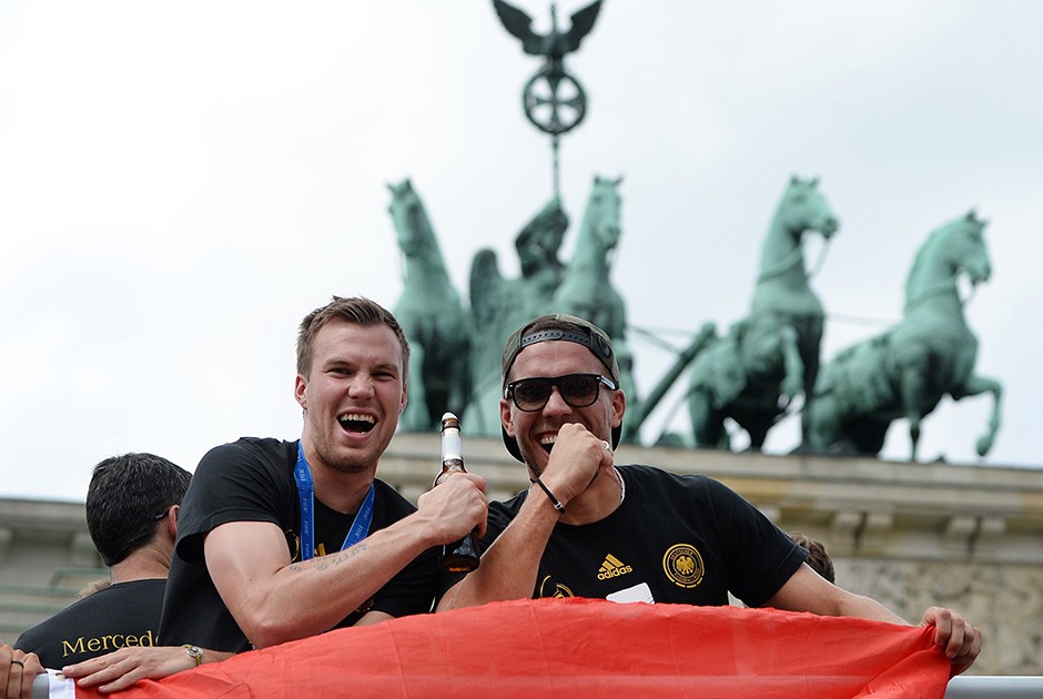 Как в Берлине встречали победителей ЧМ-2014 Как в Берлине встречали победителей ЧМ-2014