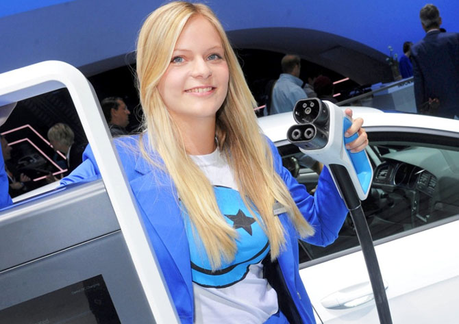 Девушки Франкфуртского автосалона 2013