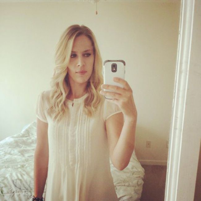 Девушки фотографируют сами себя