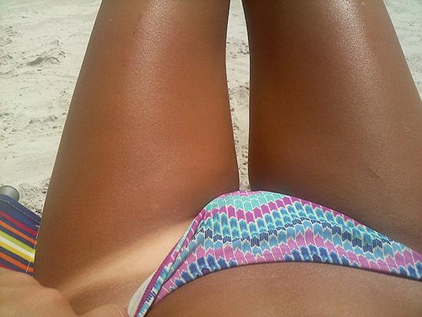 Загорелые сексуальные девушки (28 фото)